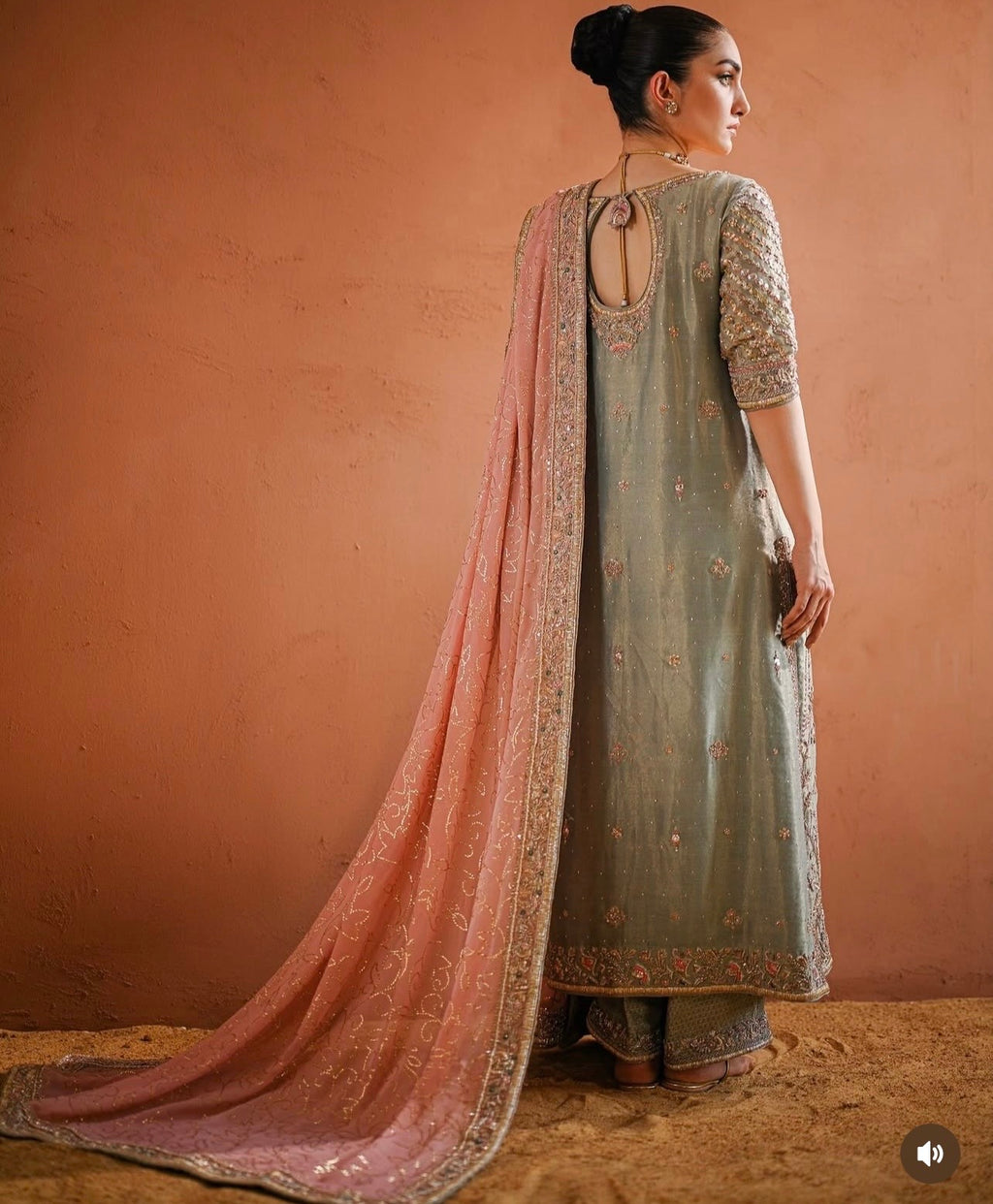 Shagna - Mint Green & Pastel