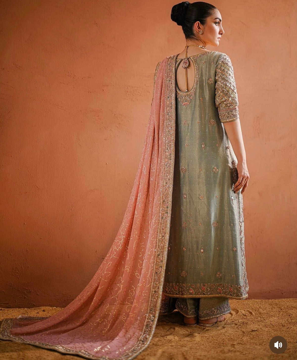 Shagna - Mint Green & Pastel