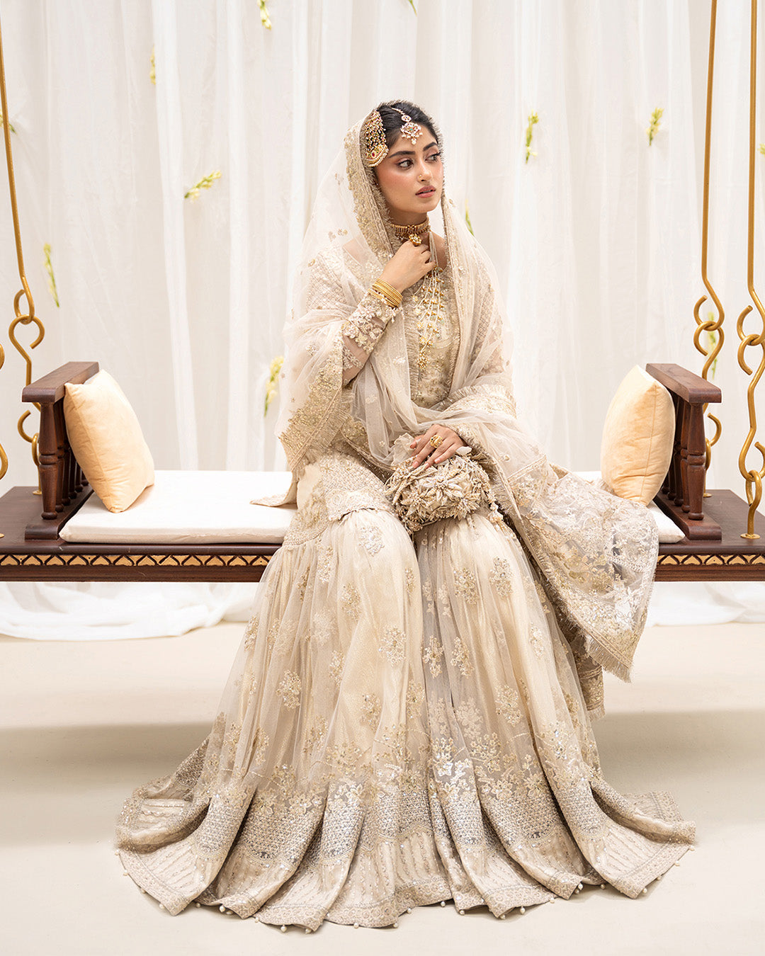 Faiza Saqlain - Safak