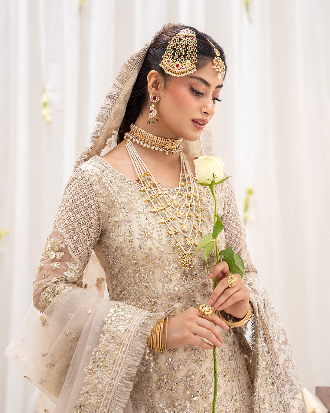 Faiza Saqlain - Safak