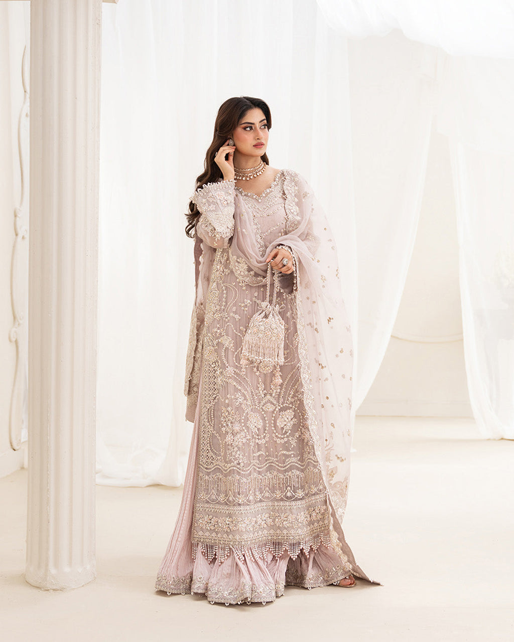 Faiza Saqlain - Ela