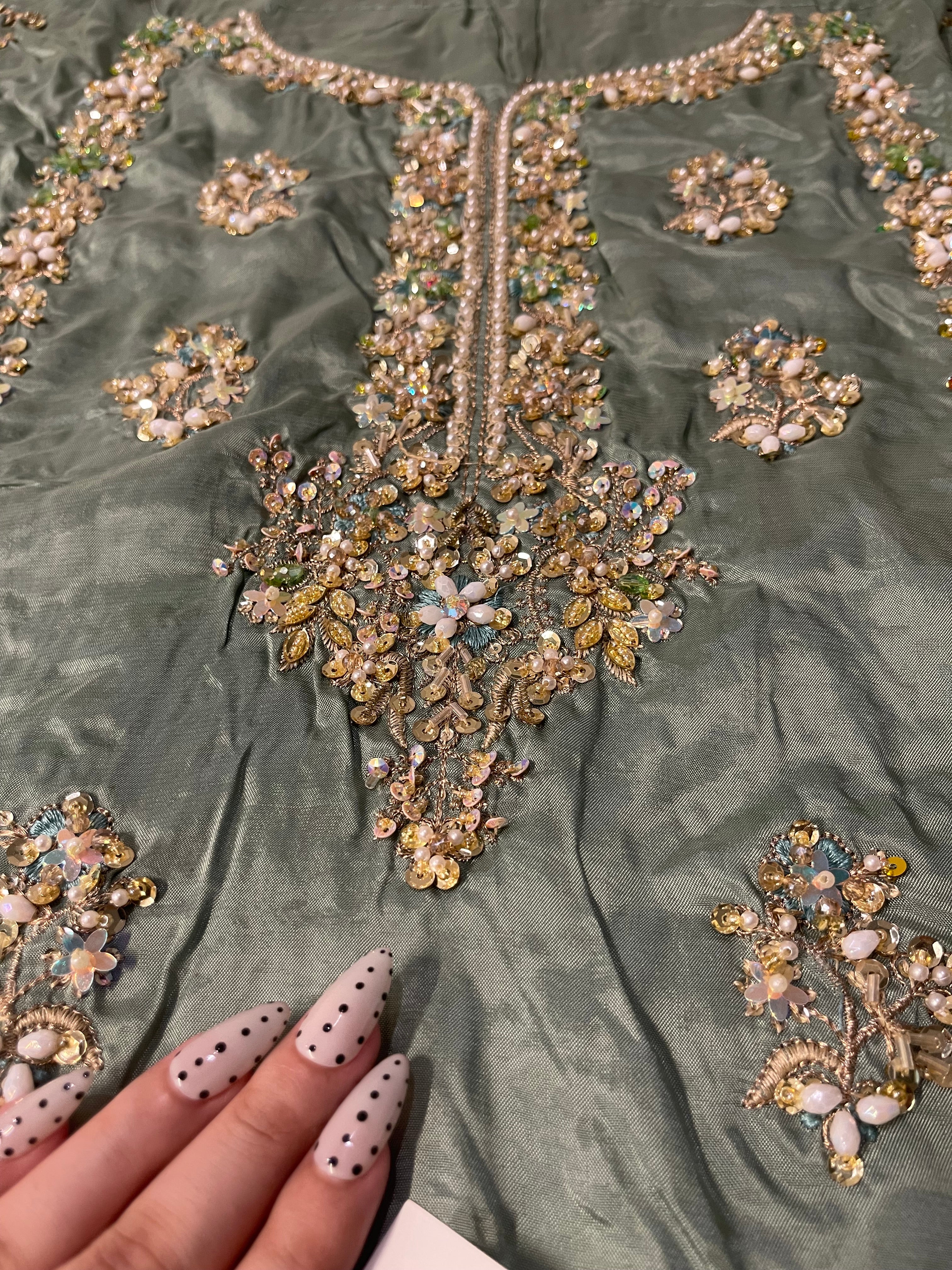 Vintage - Nayab