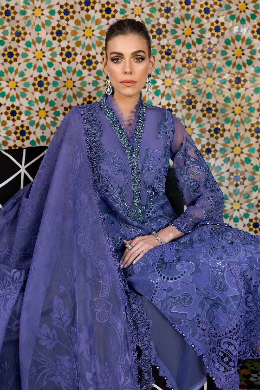Maria.B Luxury Lawn D-2506-B - Eemie's Studio