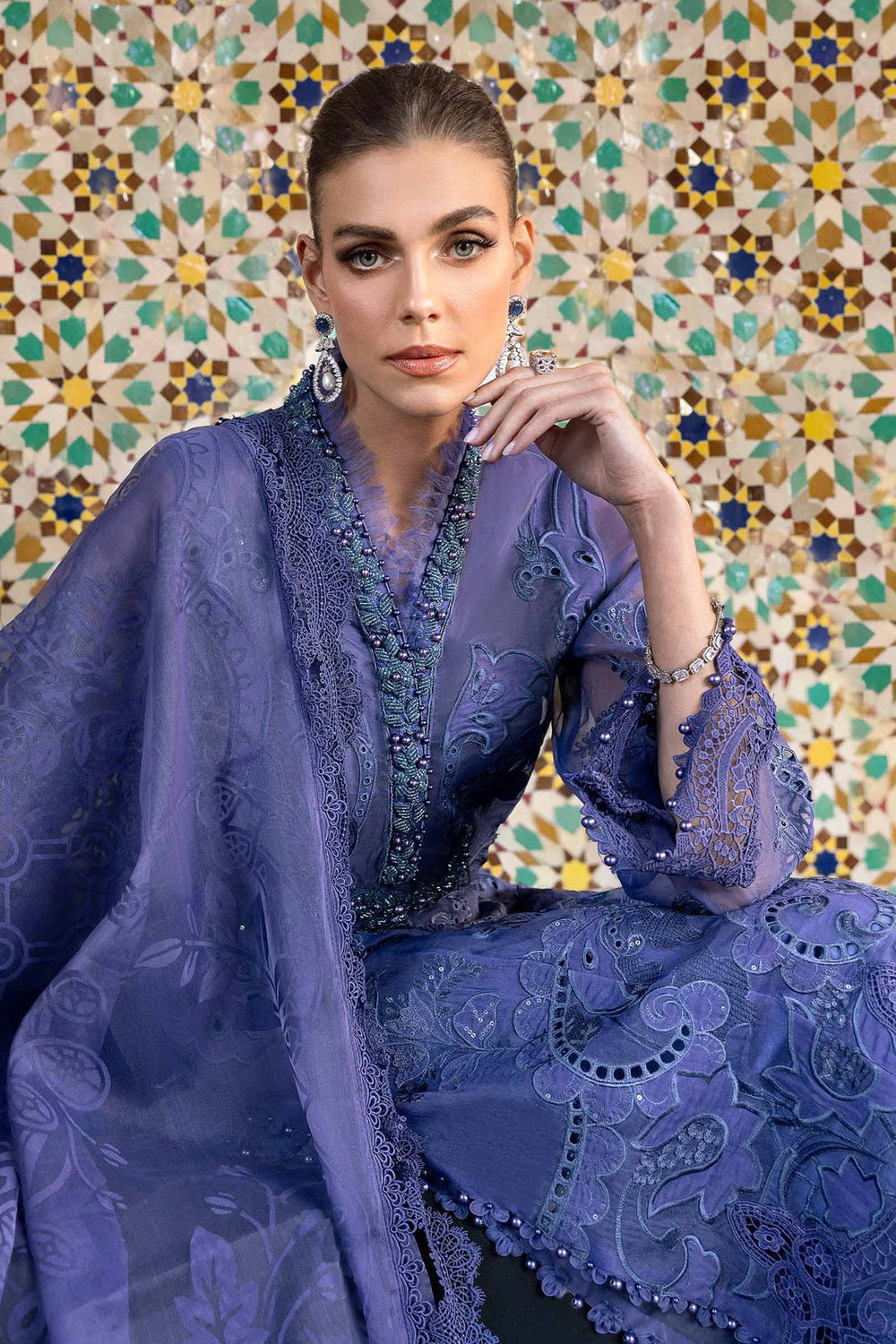 Maria.B Luxury Lawn D-2506-B - Eemie's Studio
