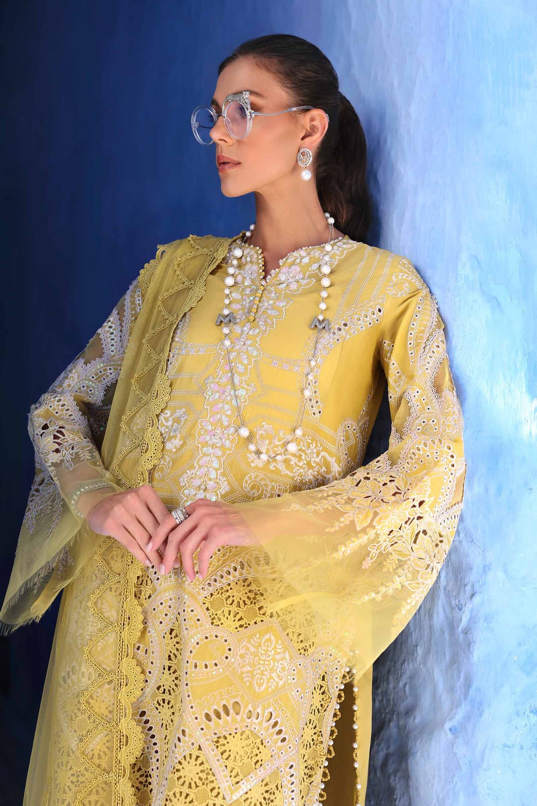 Maria.B Luxury Lawn D-2512-A - Eemie's Studio
