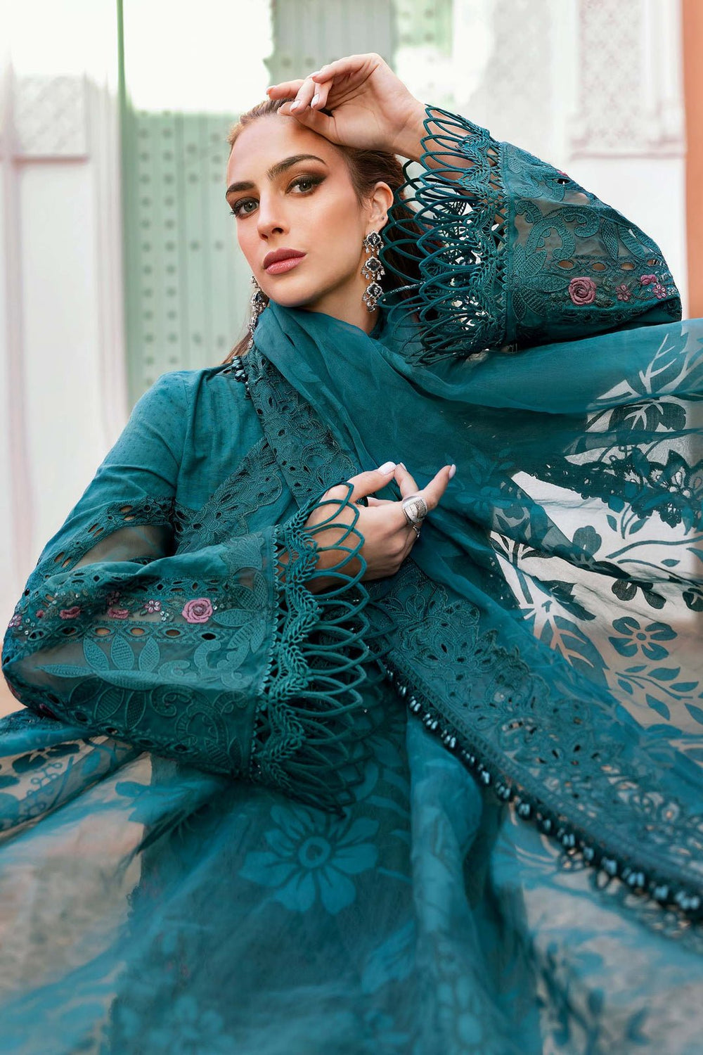 Maria.B Luxury Lawn D-2513-B - Eemie's Studio