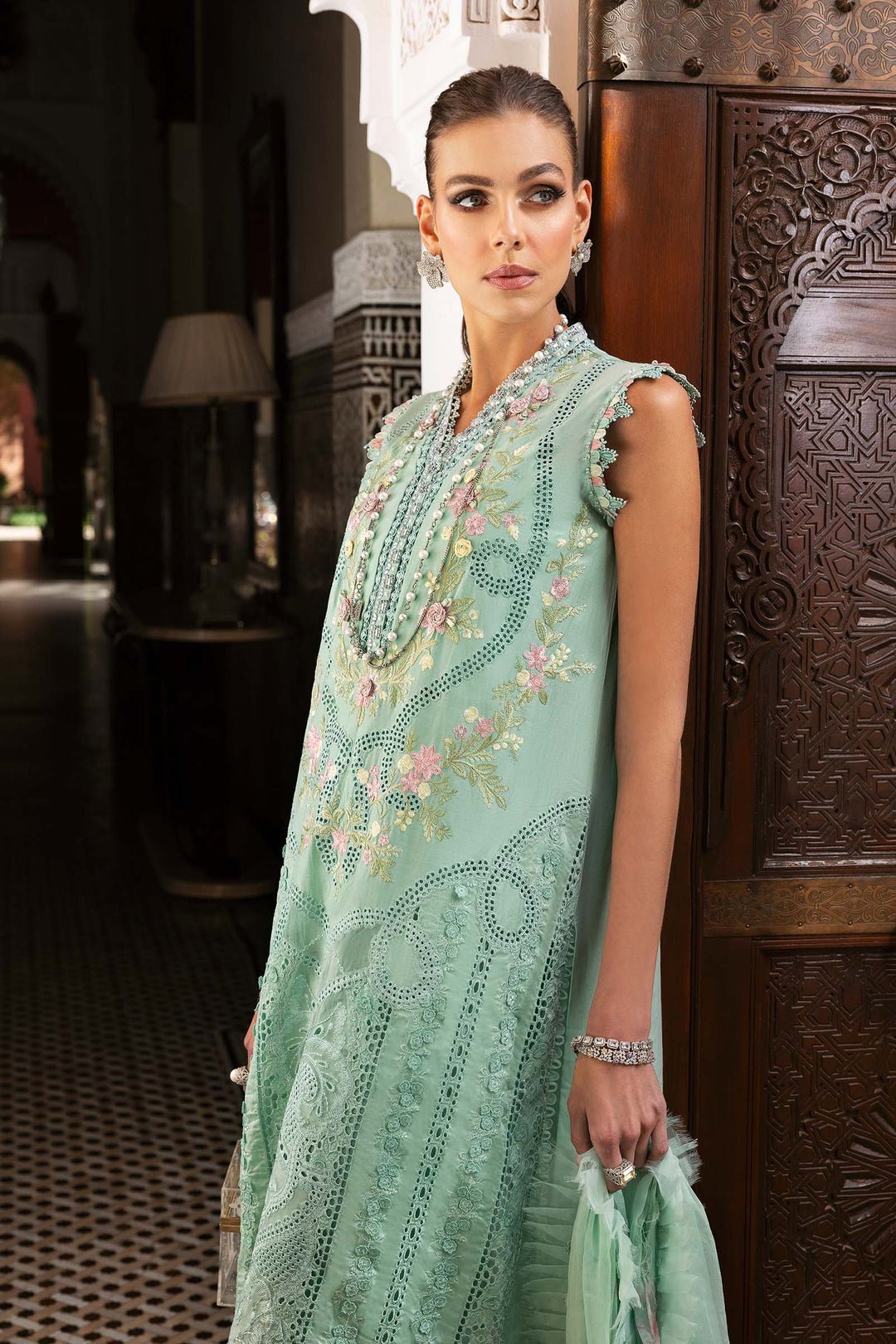 Maria.B Luxury Lawn D-2514-A - Eemie's Studio