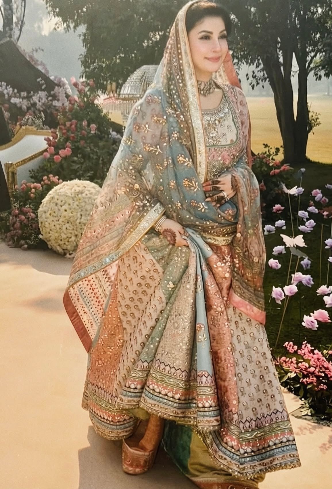 Nomi Ansari - Maryam Nawaz Pastel outfit - Eemie's Studio