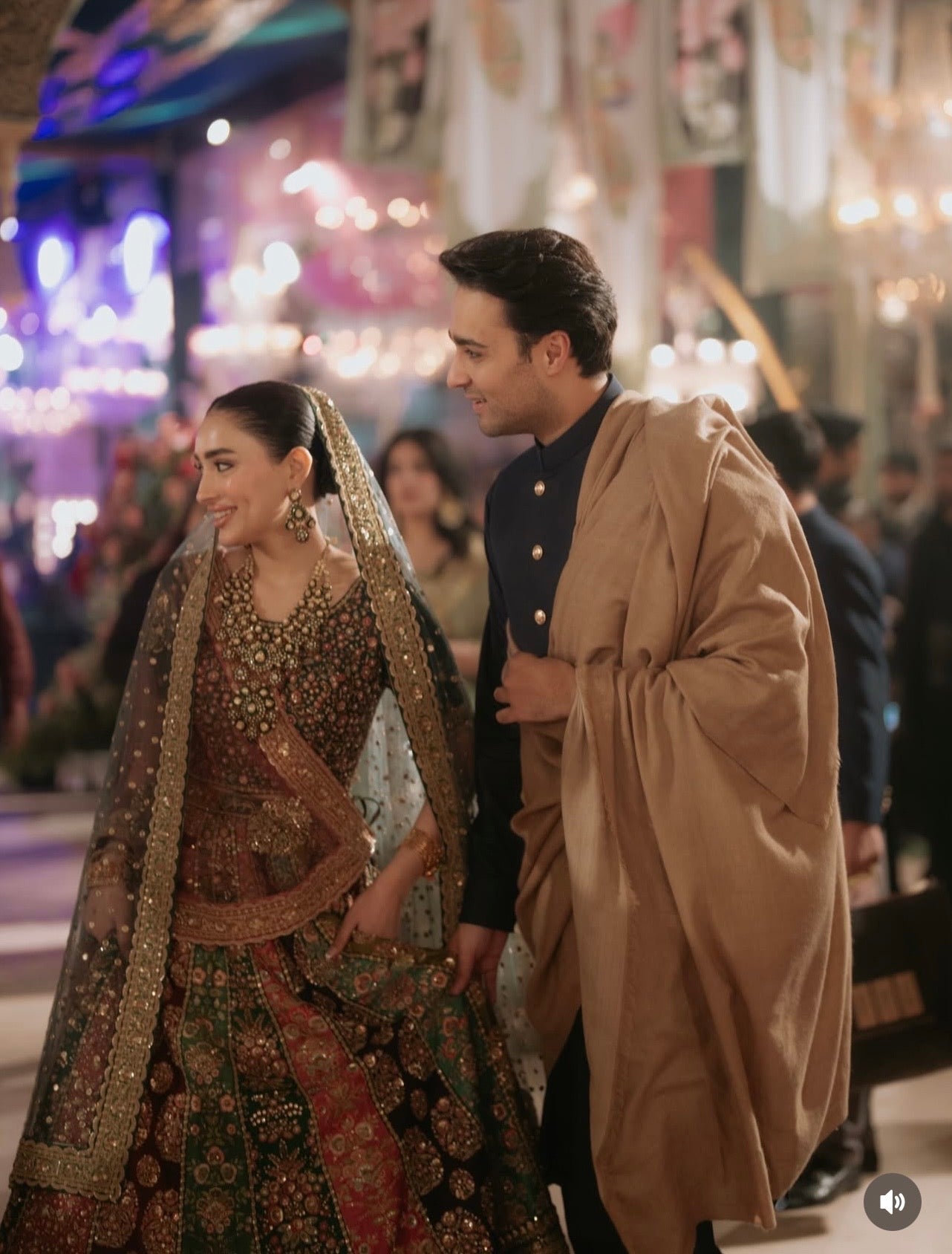 Sabyasachi Mukherjee - Multi with 18 panels - Eemie's Studio
