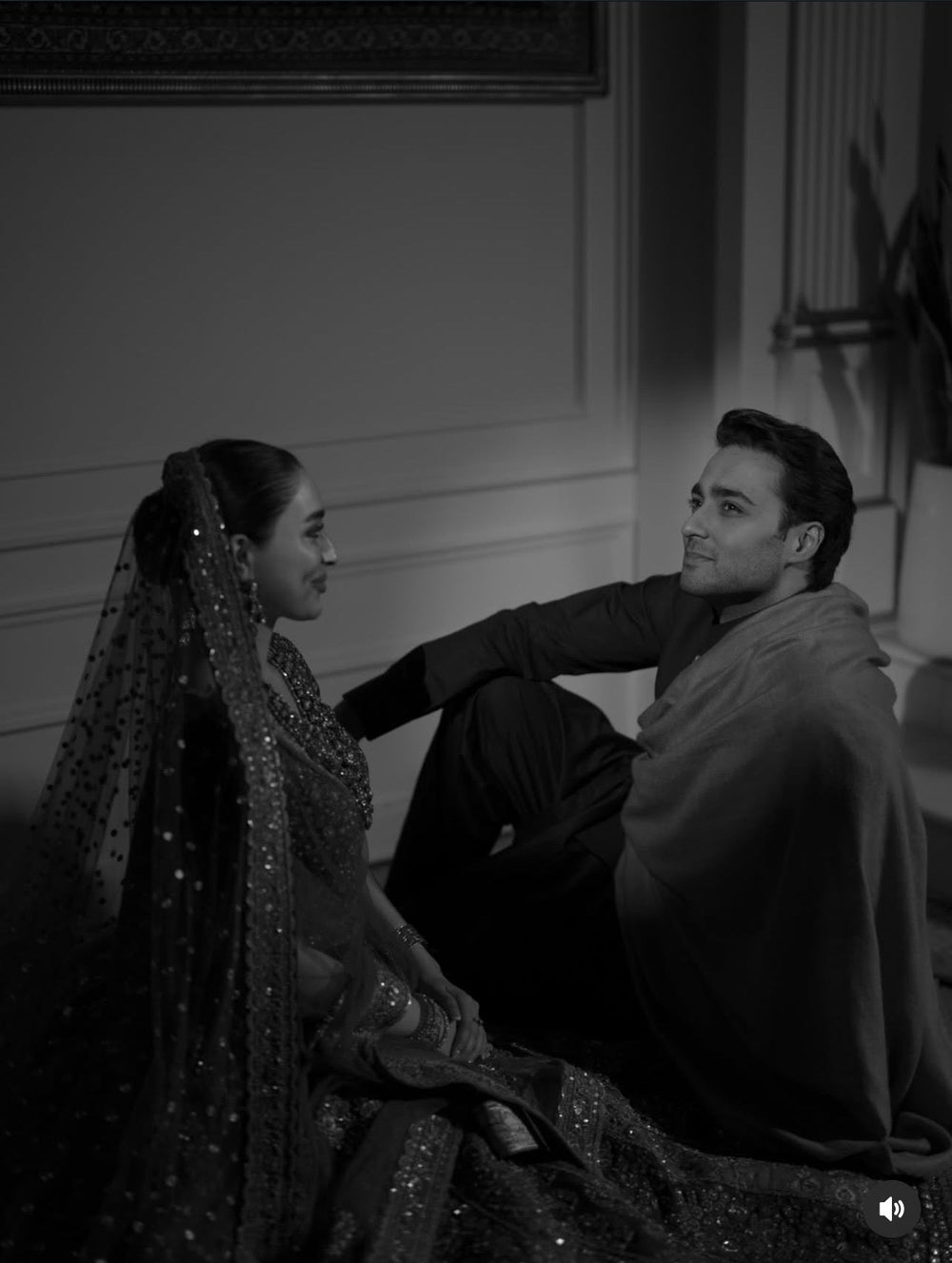 Sabyasachi Mukherjee - Multi with 18 panels - Eemie's Studio