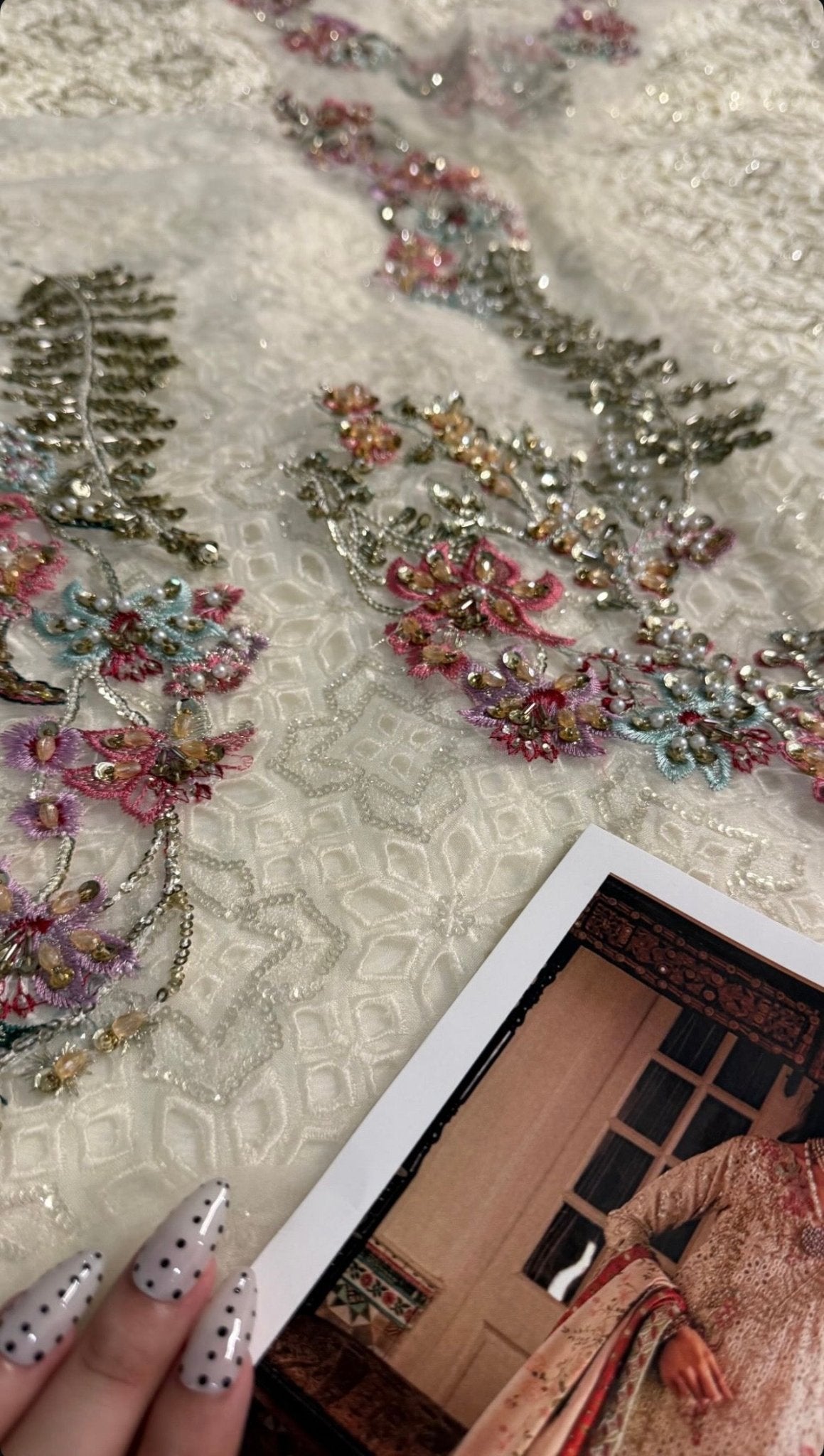 Saira Shakira - Gilded - Eemie's Studio