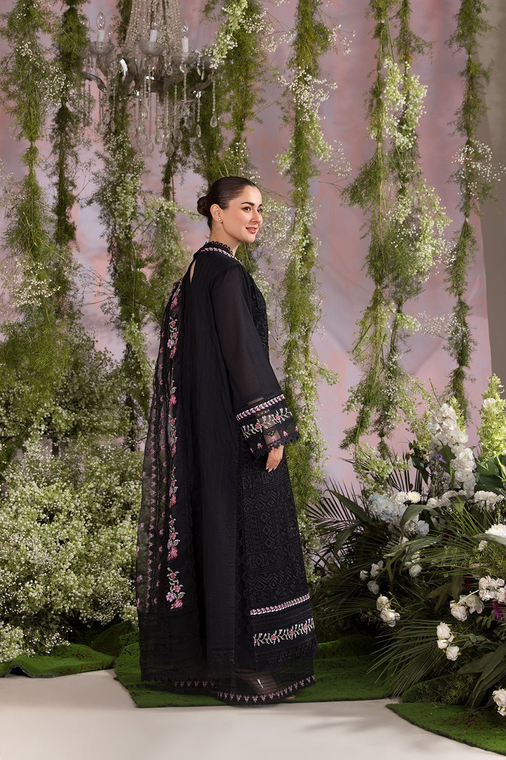 Sobia Nazir Luxury Lawn 2025 - 11A - Eemie's Studio