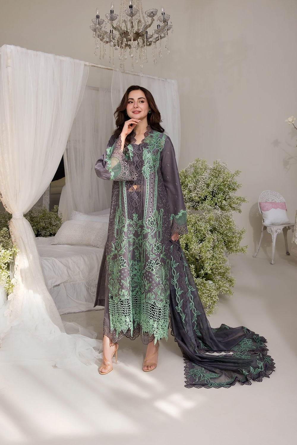 Sobia Nazir Luxury Lawn - 3B - Eemie's Studio