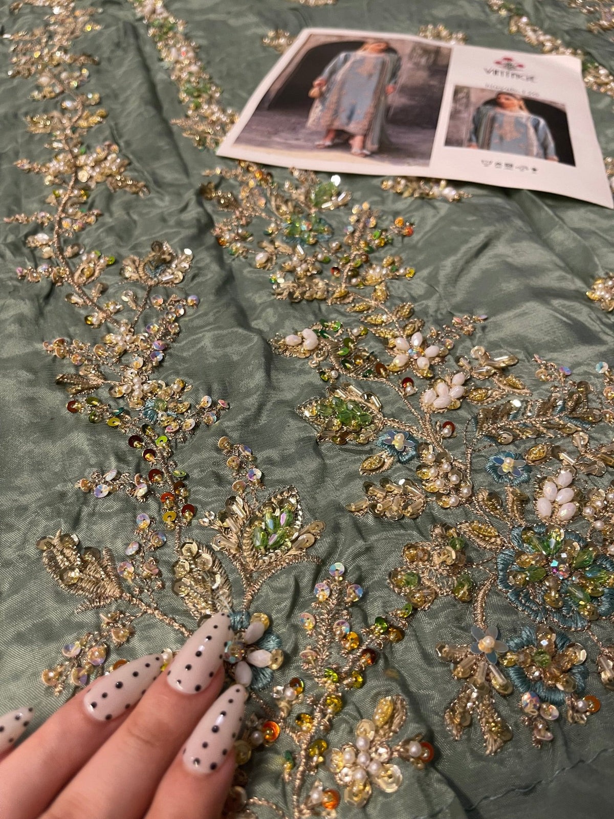Vintage - Nayab - Eemie's Studio